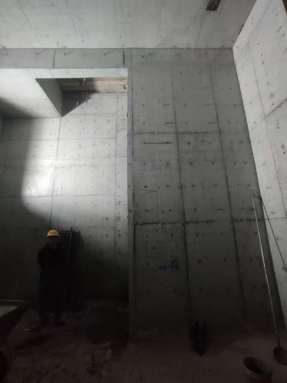 武侯墙上开槽钢筋断了有影响吗